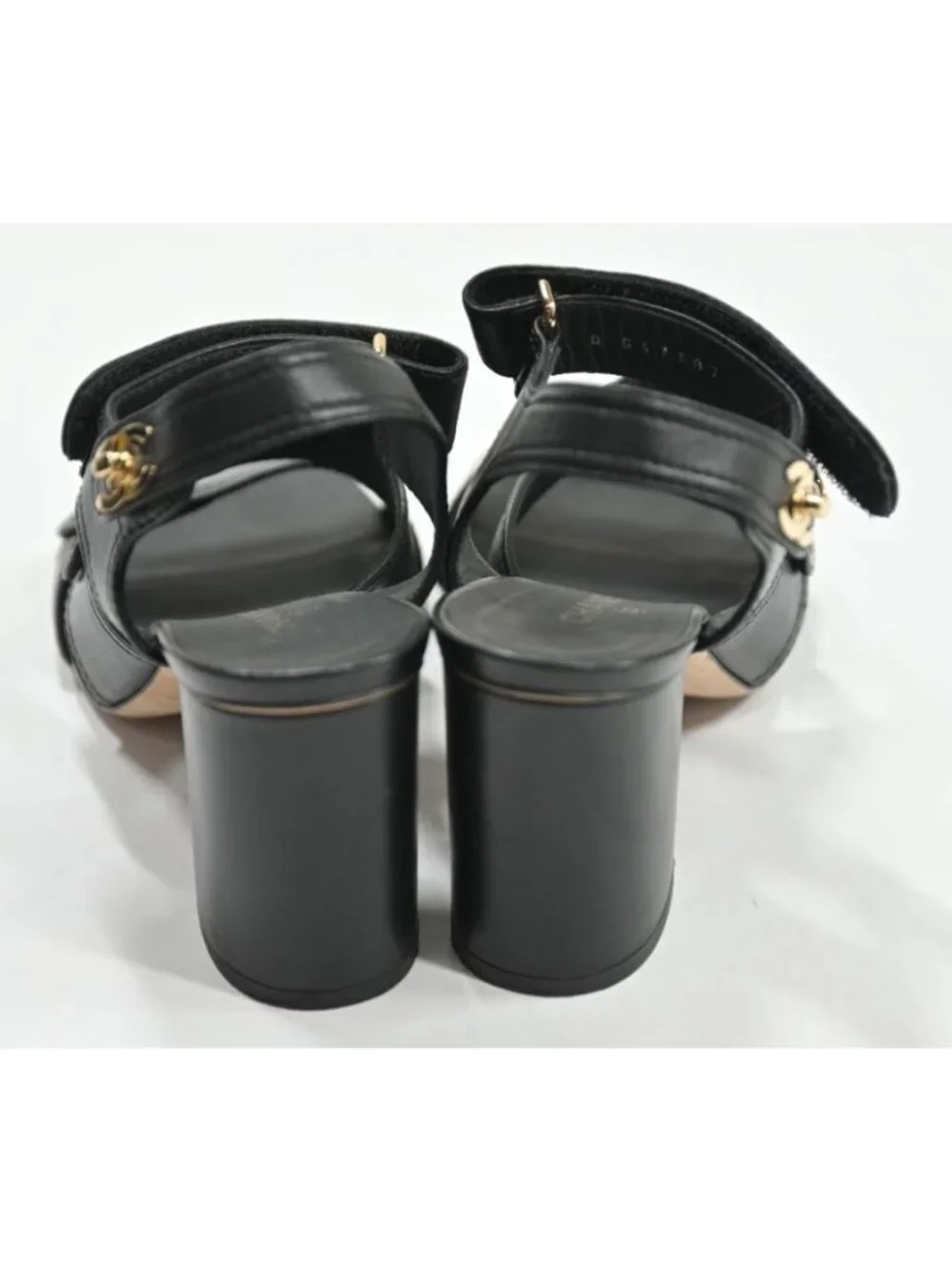 CHANEL excellent pre